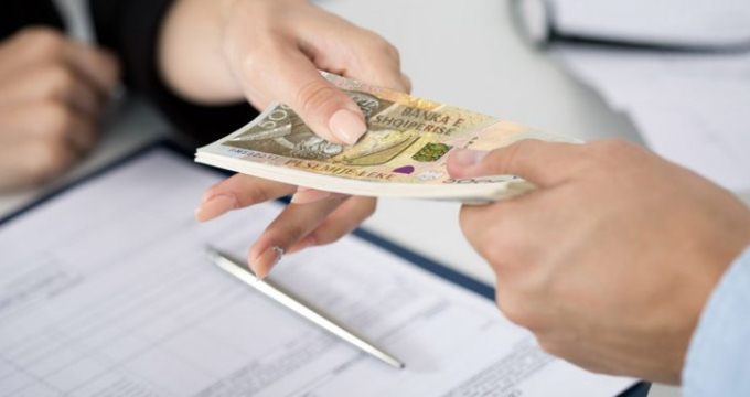 Biznesi i madh ul ndjeshem kerkesen per kredi: Preferojne financim nga tregu informal